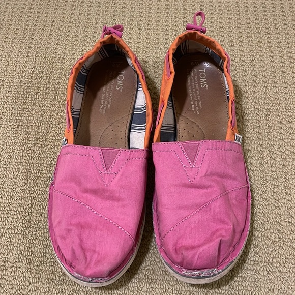 TOMS pink and orange slip ons- size 8 - Picture 2 of 7